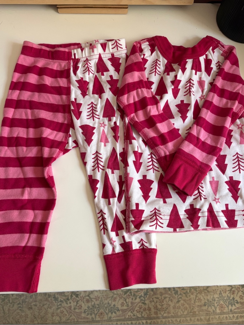 Hanna Andersson Kids Pink Holiday Tree Pajama Set